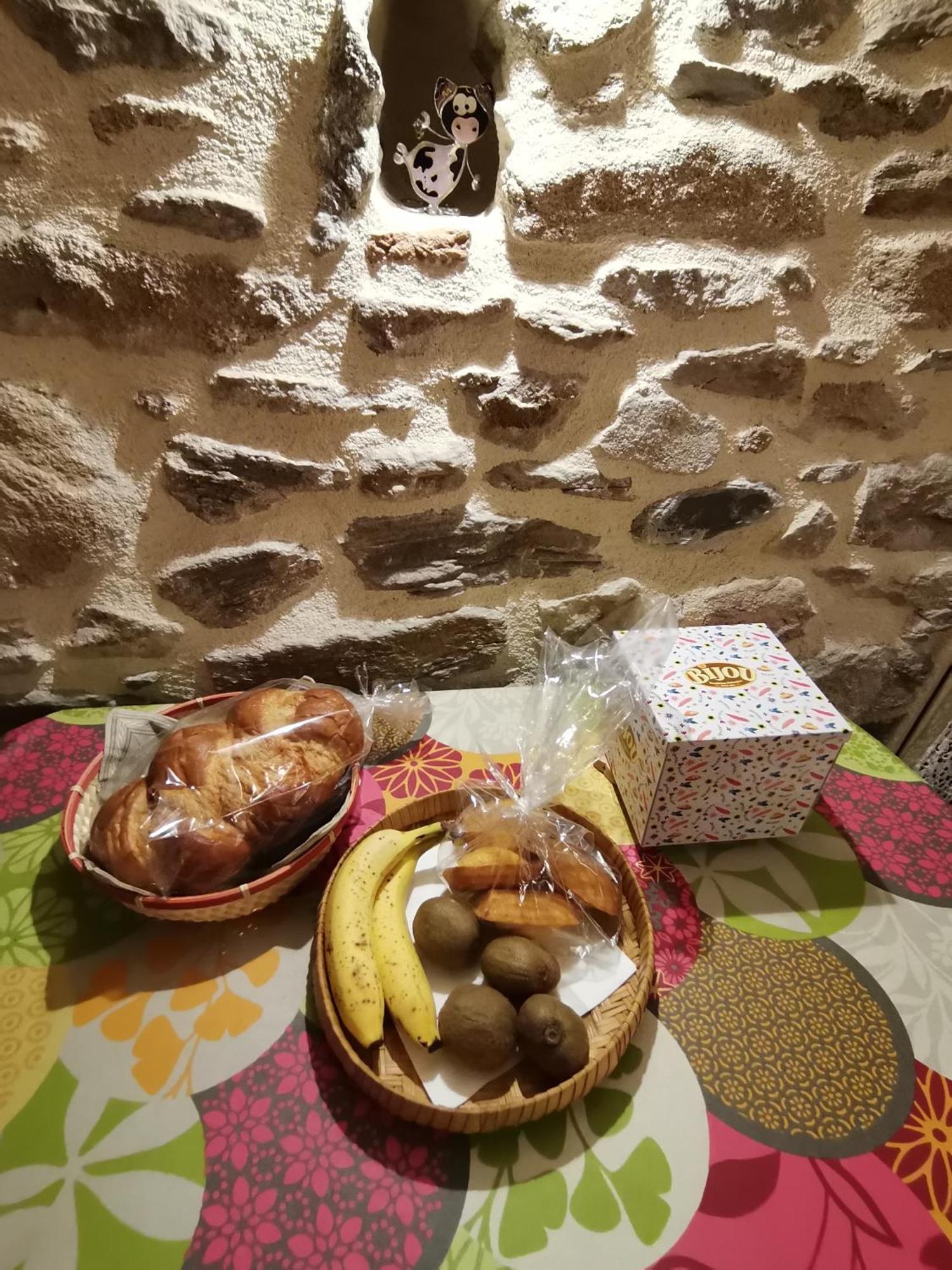 La Petite Porcherie Ladignac-le-Long Exterior foto